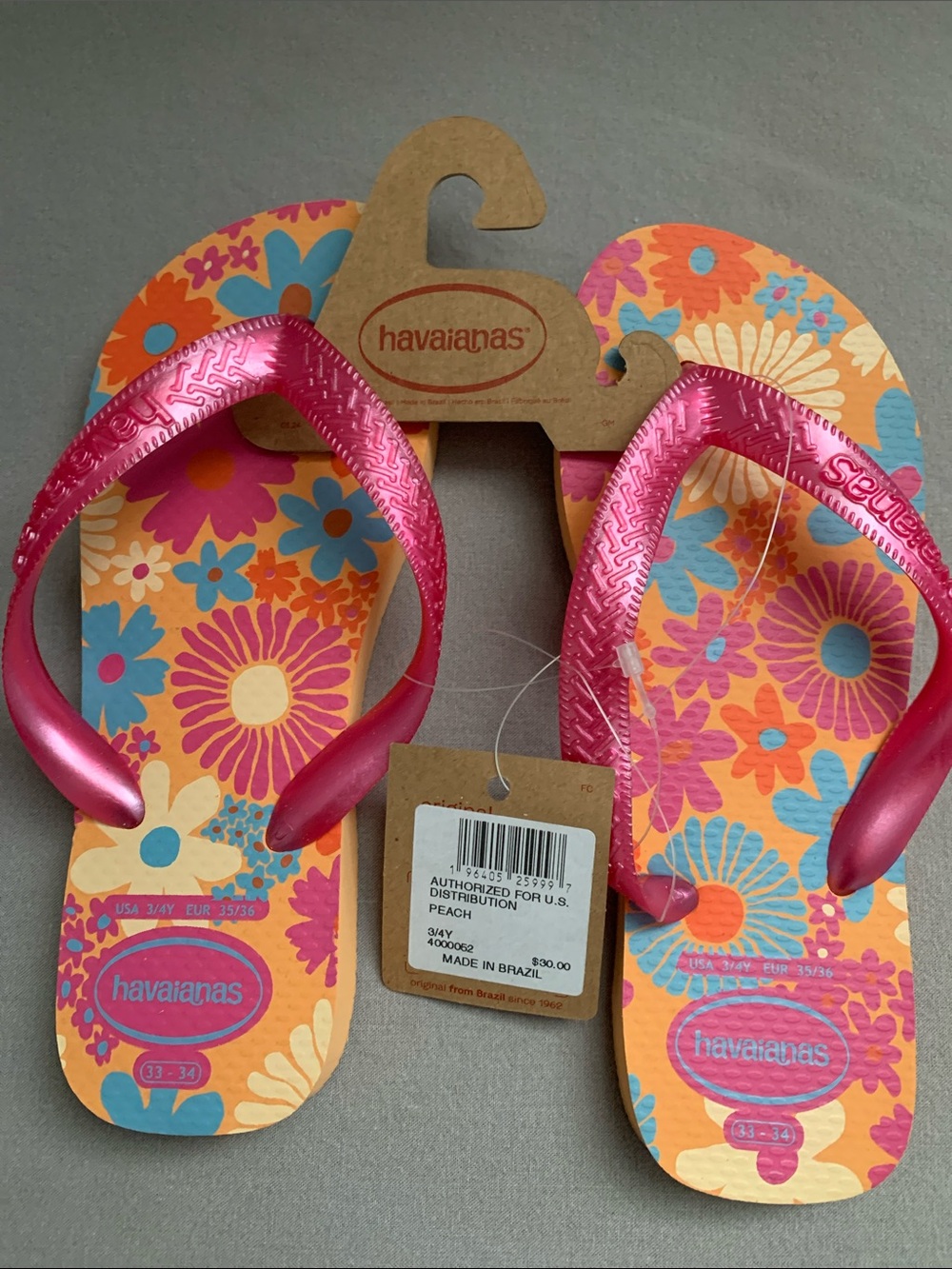 🆕- Big Girls Havaianas Peach Floral Flip Flops with Pink Straps
